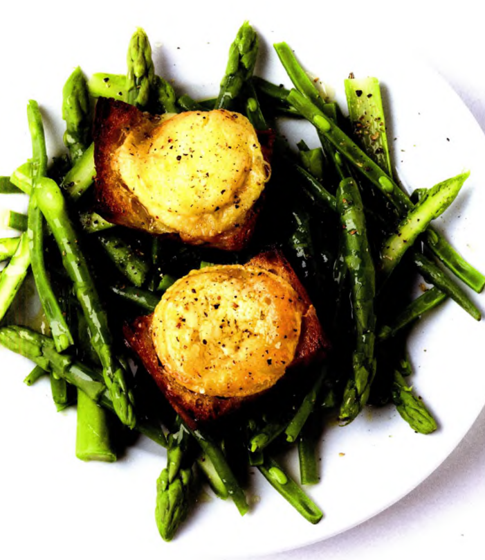 Chèvres chauds sur salade croquante