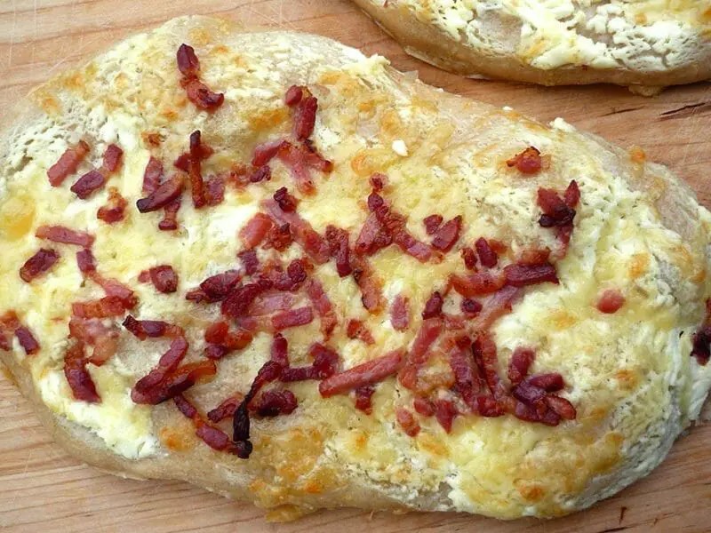 Fougasse chèvre et lardons