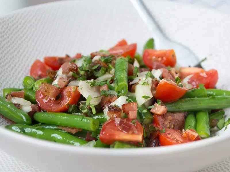 Salade de haricots verts et tomates cerises